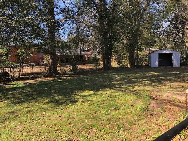 Foto del edificio - 708 Littledale Rd