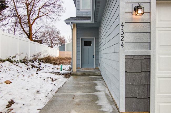 Building Photo - 4324 N Centennial Ln