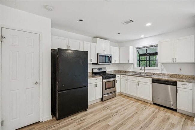 Foto del edificio - 2467 Verner Rd NW