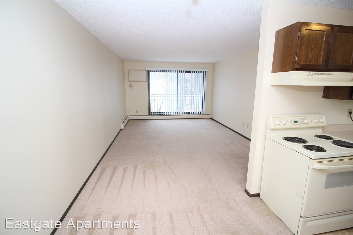 Foto principal - 6048 Upper 51st St N