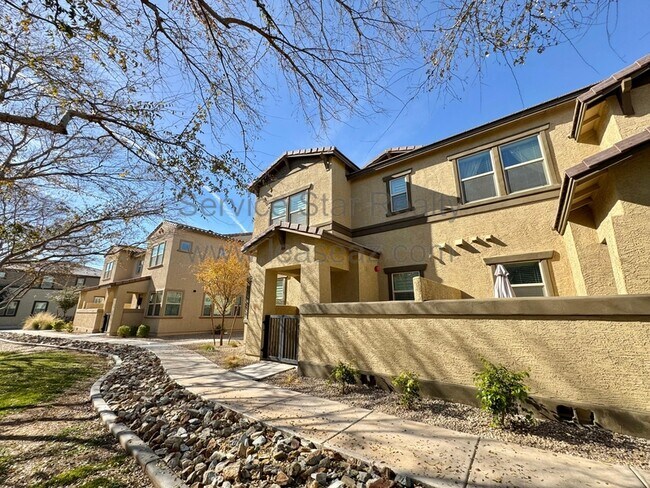 Foto del edificio - 14870 W Encanto Blvd