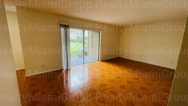 Building Photo - 5504 Pokeweed Ct