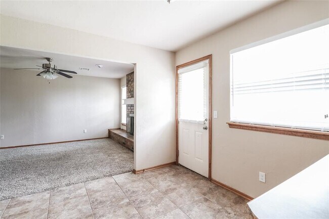 Foto del edificio - 908 SW 16th St