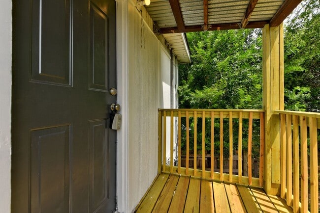 Charming Home Near Midtown: Wood Flooring ... - Charming Home Near Midtown: Wood Flooring ...