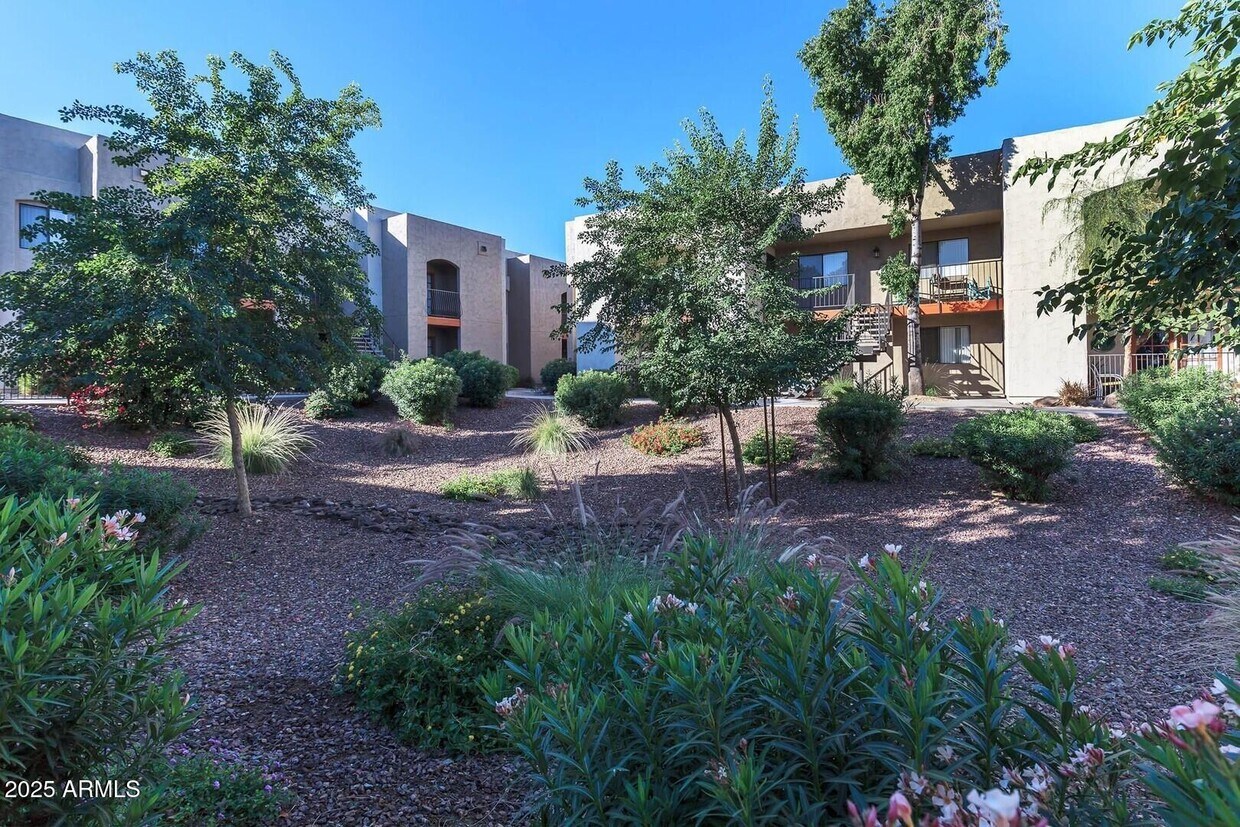 Foto principal - 12231 N 19th St