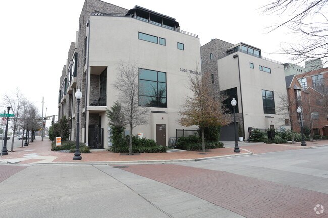 Building Photo - 3200 Thomas Ave