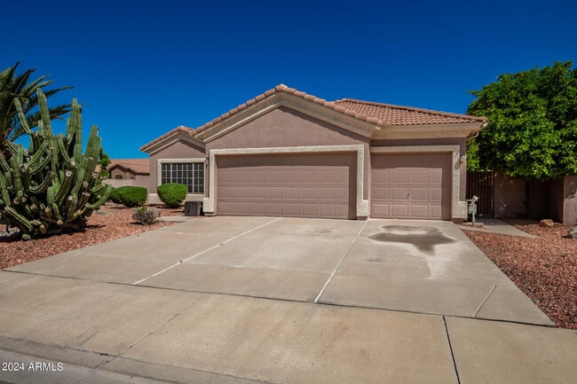 Building Photo - 3238 E Javelina Ave