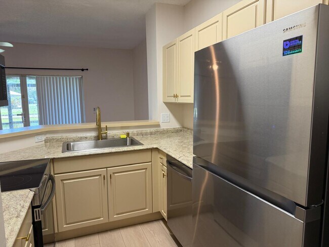 Foto del edificio - 12032 SW 5th Ct