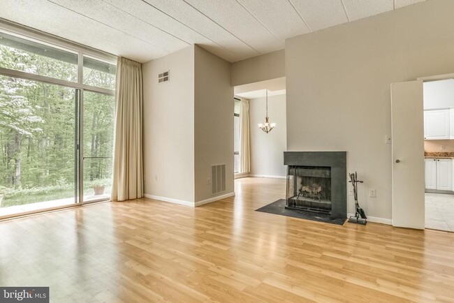 Building Photo - 11564 Rolling Green Ct