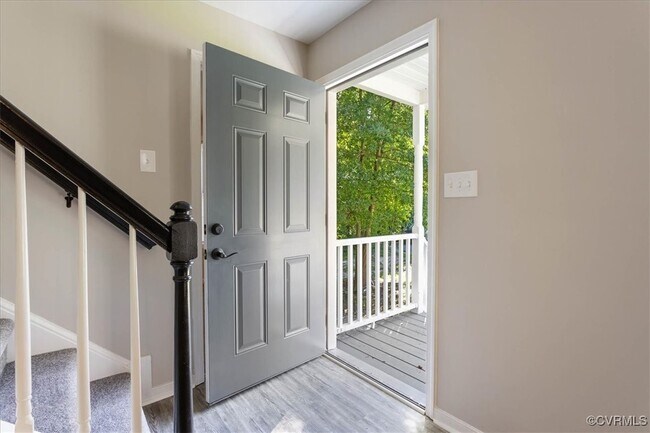 Foto del edificio - 112 E Highland Ct