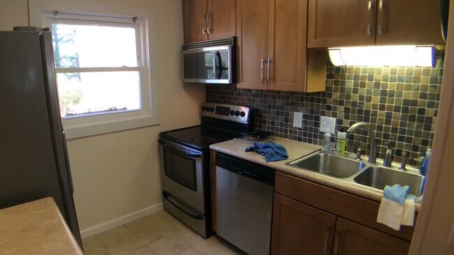 Foto del edificio - Blacksburg 2 Bedroom Townhouse- Available ...