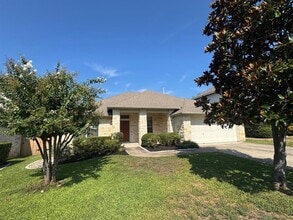 Building Photo - 9820 Savannah Ridge Dr