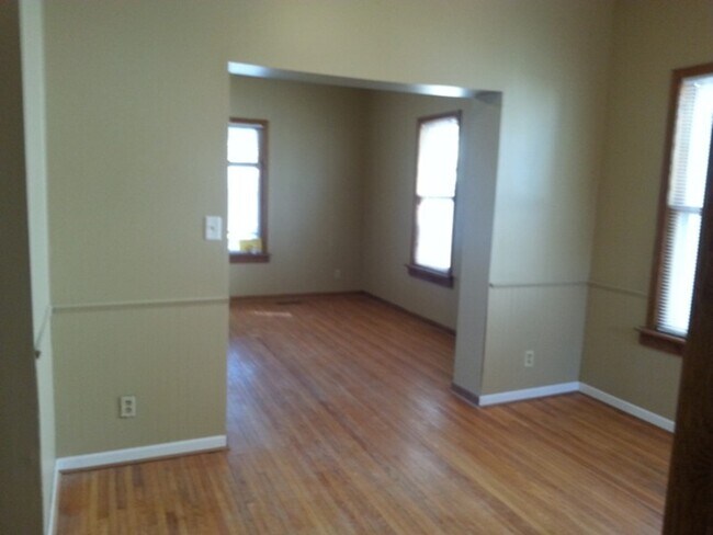 Building Photo - 434 S 25th St