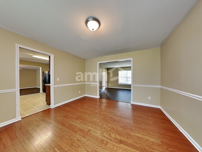 Building Photo - 1008 Golden Crest Drive