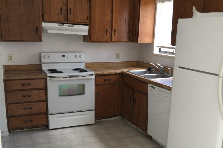 Kitchen - 3211 Opal Ct