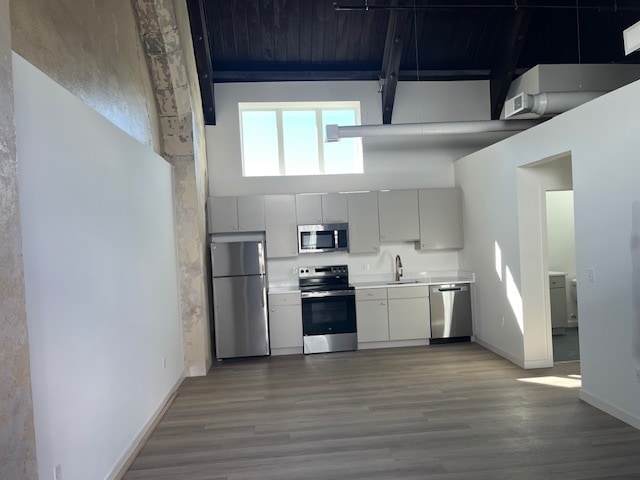 Building Photo - 92 E Forest Ave