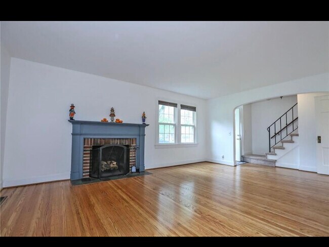 Building Photo - 56 Pickford Dr