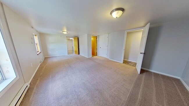 Building Photo - Apartment