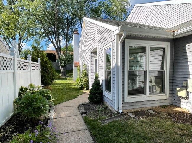 Building Photo - 269 Wood Stream Ct