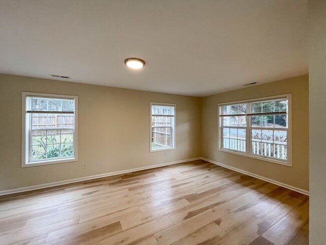 Building Photo - 101 Telfare Ln