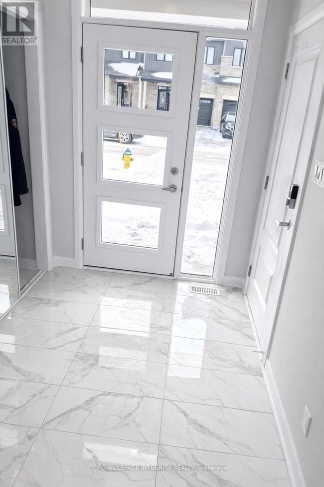 Building Photo - 716 Fairline Row