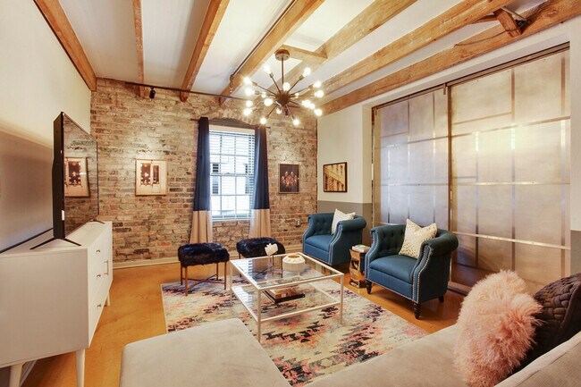 Building Photo - 1041 Constance St