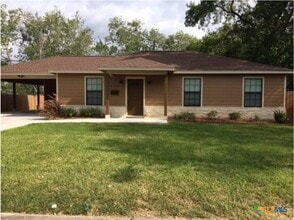 Building Photo - 1704 Seguin Ave