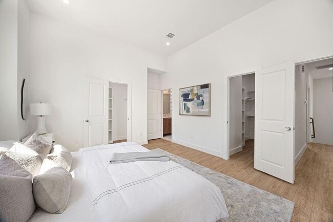 Foto del edificio - 1739 Mary St