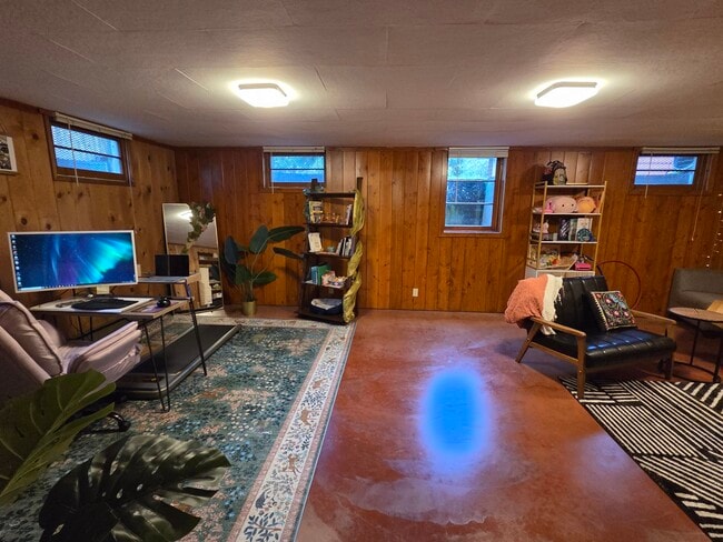 Building Photo - 3819 SE Francis St