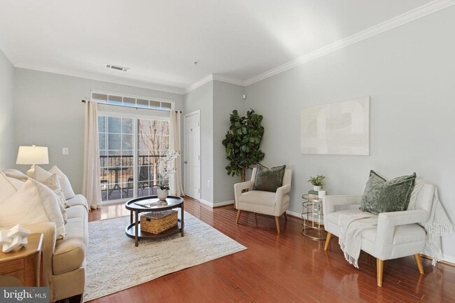 Foto del edificio - 2465 Army Navy Dr