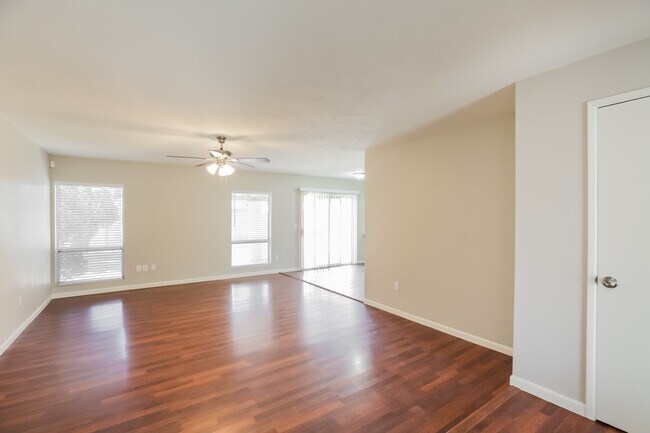 Foto del edificio - 3428 S Westfall Avenue