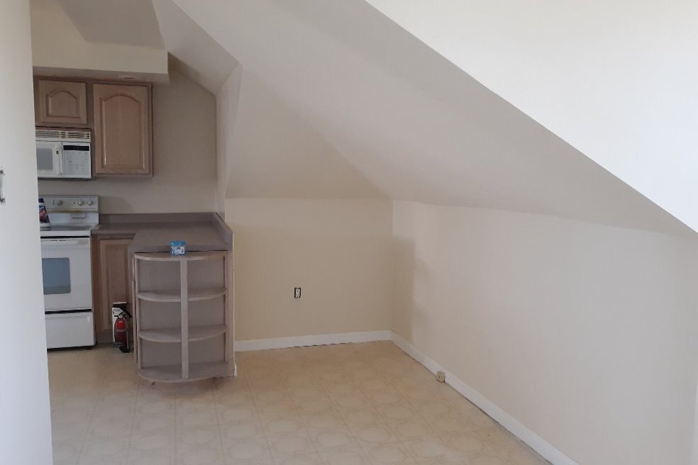 Kitchen/Nook 5x8 - 277 E Browning Rd