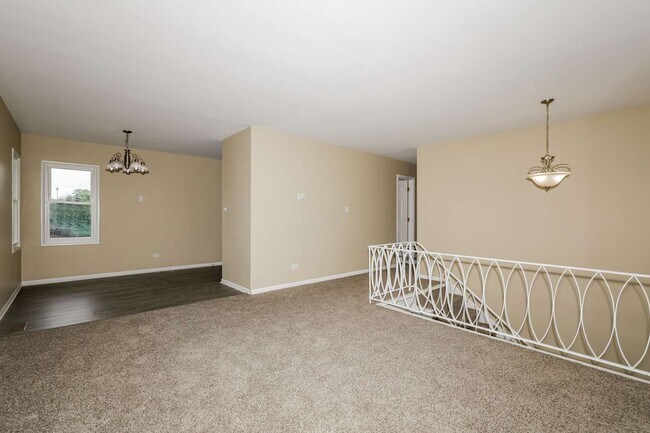 Building Photo - 1381 Alberta Ct