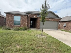 Building Photo - 213 Aceves Ct