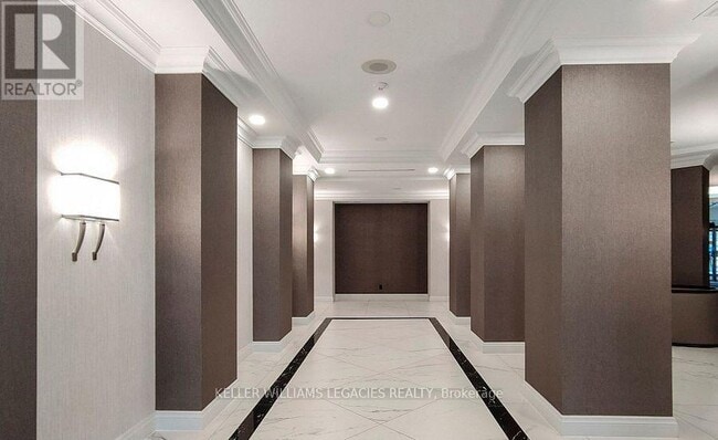 Building Photo - 45 Kingsbridge Garden Cir