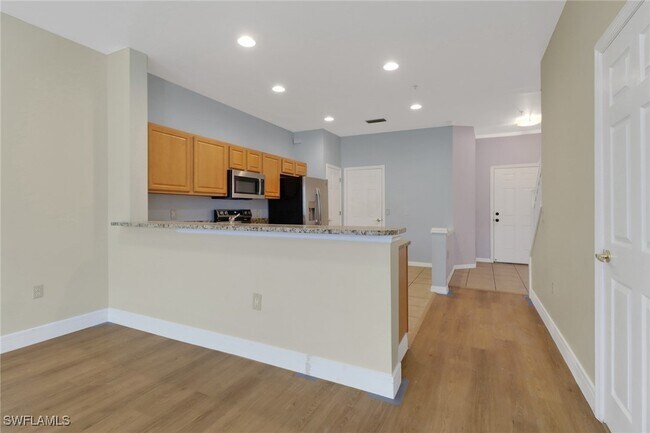 Foto del edificio - 936 Hampton Cir