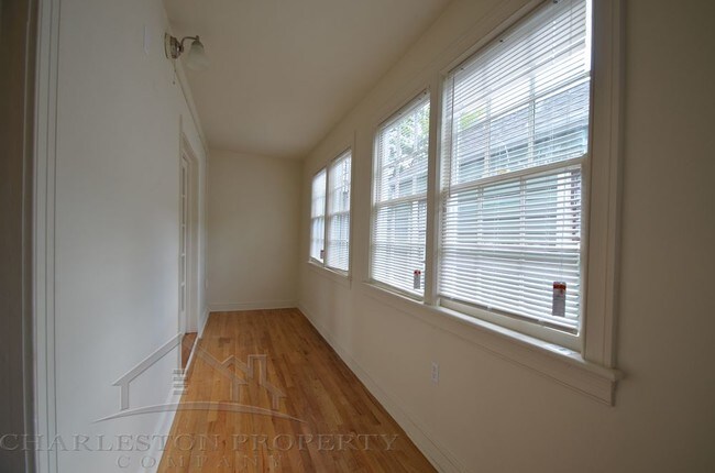 Building Photo - Beautiful Charleston Home