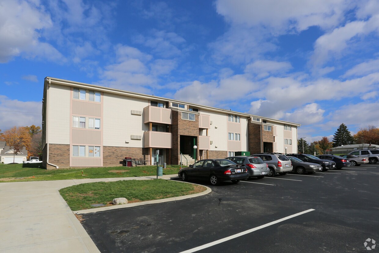 Royalwood Apts. Apartments North Royalton, OH