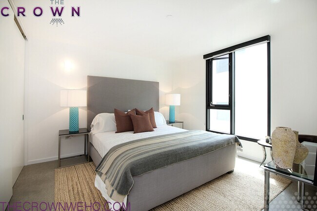 Building Photo - 8350 Santa Monica Blvd