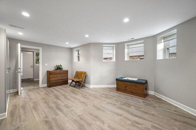 Foto del edificio - 1252 W Carmen Ave