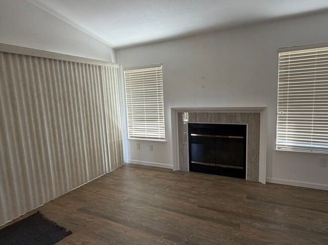Building Photo - 38695 Huntington Cir