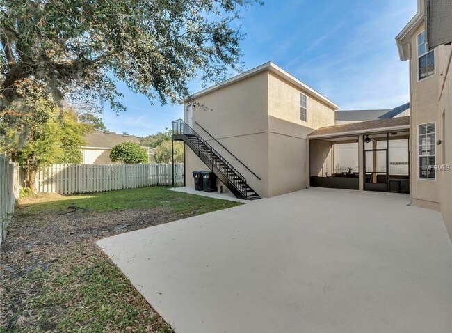 Building Photo - 13221 Lake Live Oak Dr