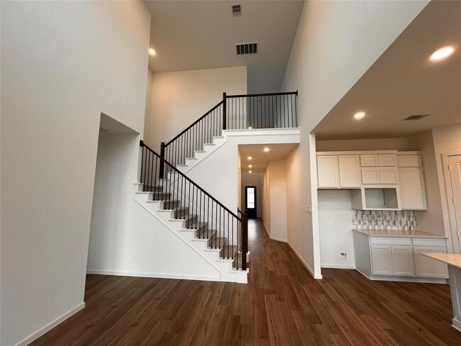 Building Photo - 17531 Willow Ln