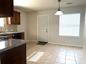 Building Photo - 9019 N Ferndale Pl Dr