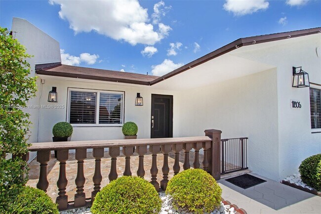 Foto del edificio - 11806 SW 11th St