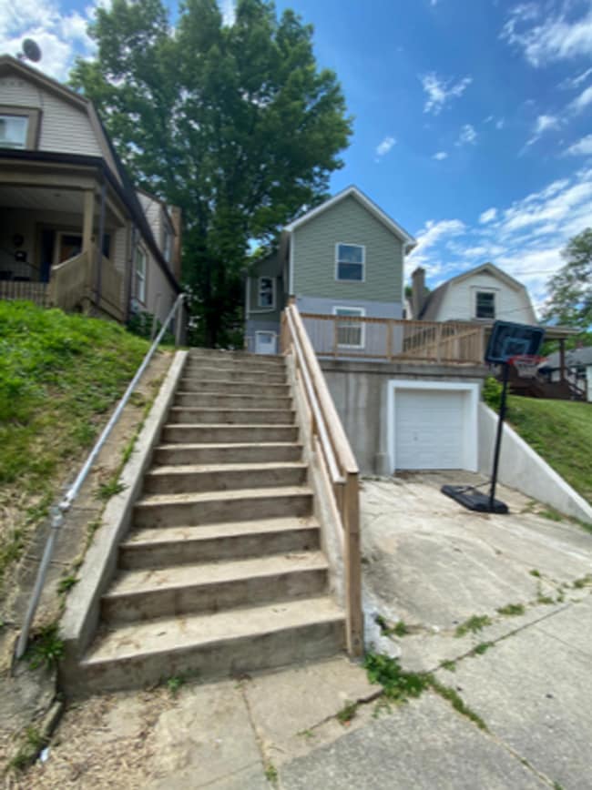 Building Photo - 3619 Newton Ave