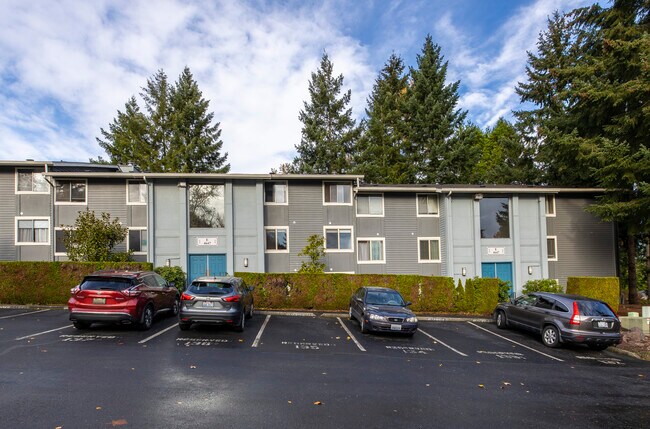 Building Photo - 4647 W Lake Sammamish Pky SE