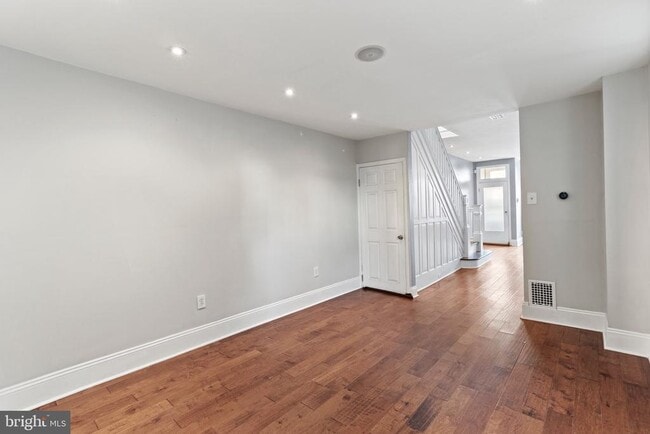 Foto del edificio - 2443 E Cumberland St