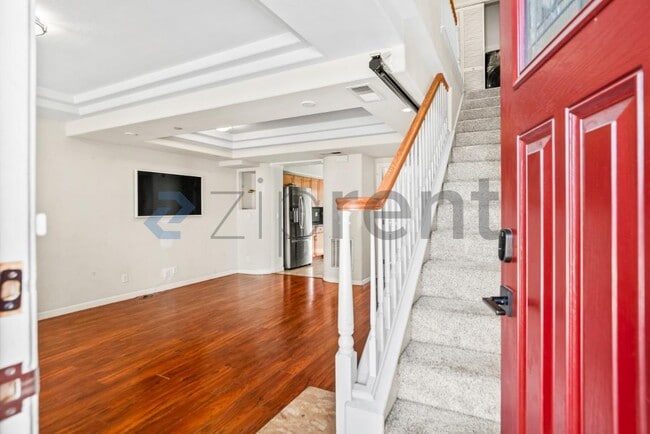 Building Photo - Unit 9