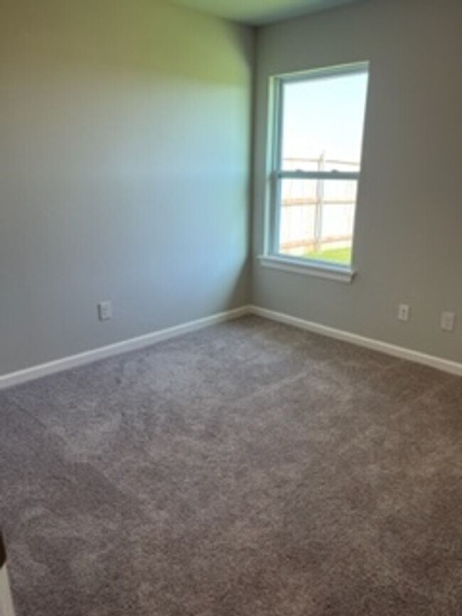 Building Photo - Enchanting New Home